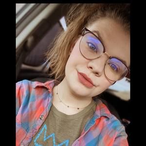 Meet your Posher, Leah